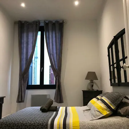 Les Chambres Du Palais Carcassonne Esterno foto